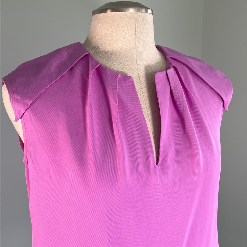 Banana Republic purple magenta pleated crepe blouse split V-neck cap sleeves S - Picture 4 of 11